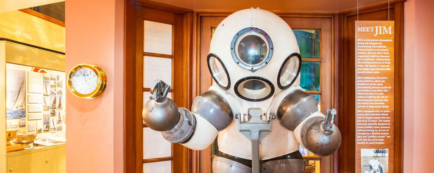 JIM Suit located at the entrance of the museum.