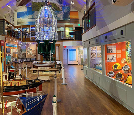 Interior view of the first floor of the maritime museum.